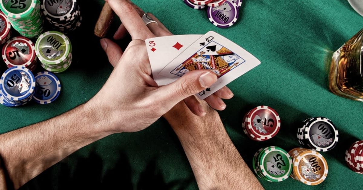 Vēl 3 galvenās atšķirības starp Blekdžeka un pokera spēlētājiem